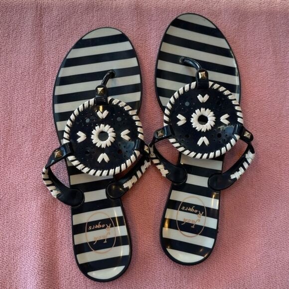 Jack Roger Rubber Flip Flops - Picture 2 of 4